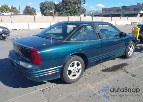 1997 Oldsmobile Cutlass Supreme Series I из США, поврежденный, VIN 1G3WH12M8VF328196